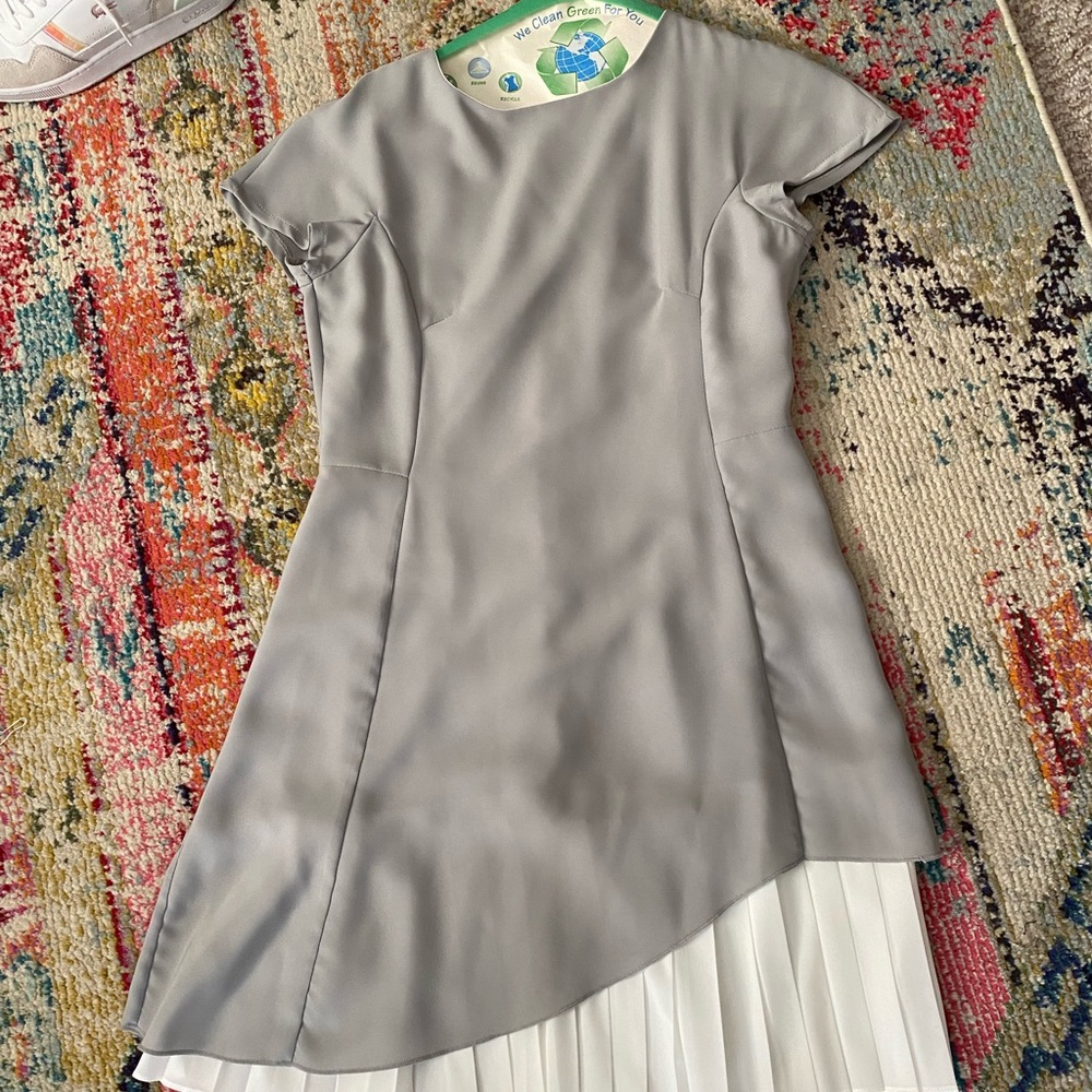 Adorable Victoria Beckham silk poly blend fit and flair overlay with ple…